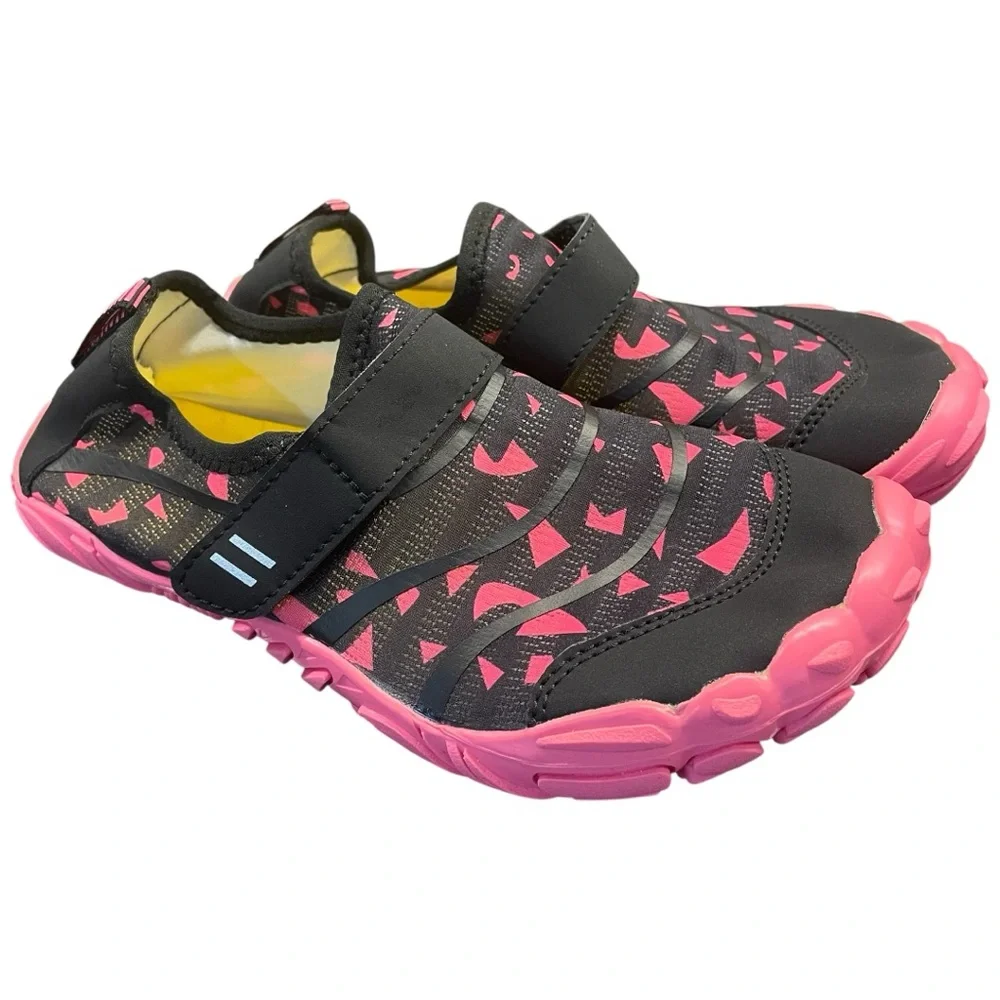 Kids Water Shoes Size 5 Black and Pink Lightweight